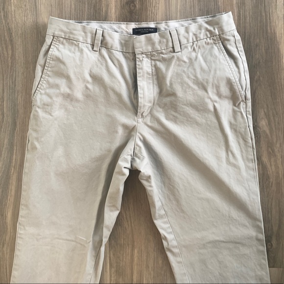 33x34 EUC Banana Republic Aiden Slim Fit Chinos - Picture 2 of 7